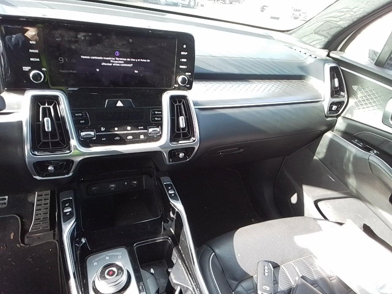 KIA SORENTO 2.2 CRDI EMOTION DCT 7PL 202CV LUXURY 9