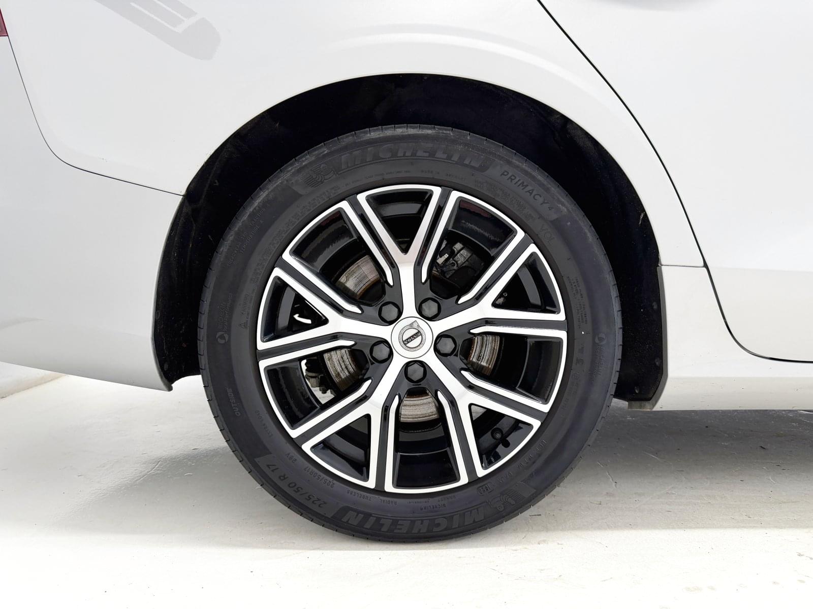 VOLVO V60 2.0 B4  ESSENTIAL AUTO 197CV 19 