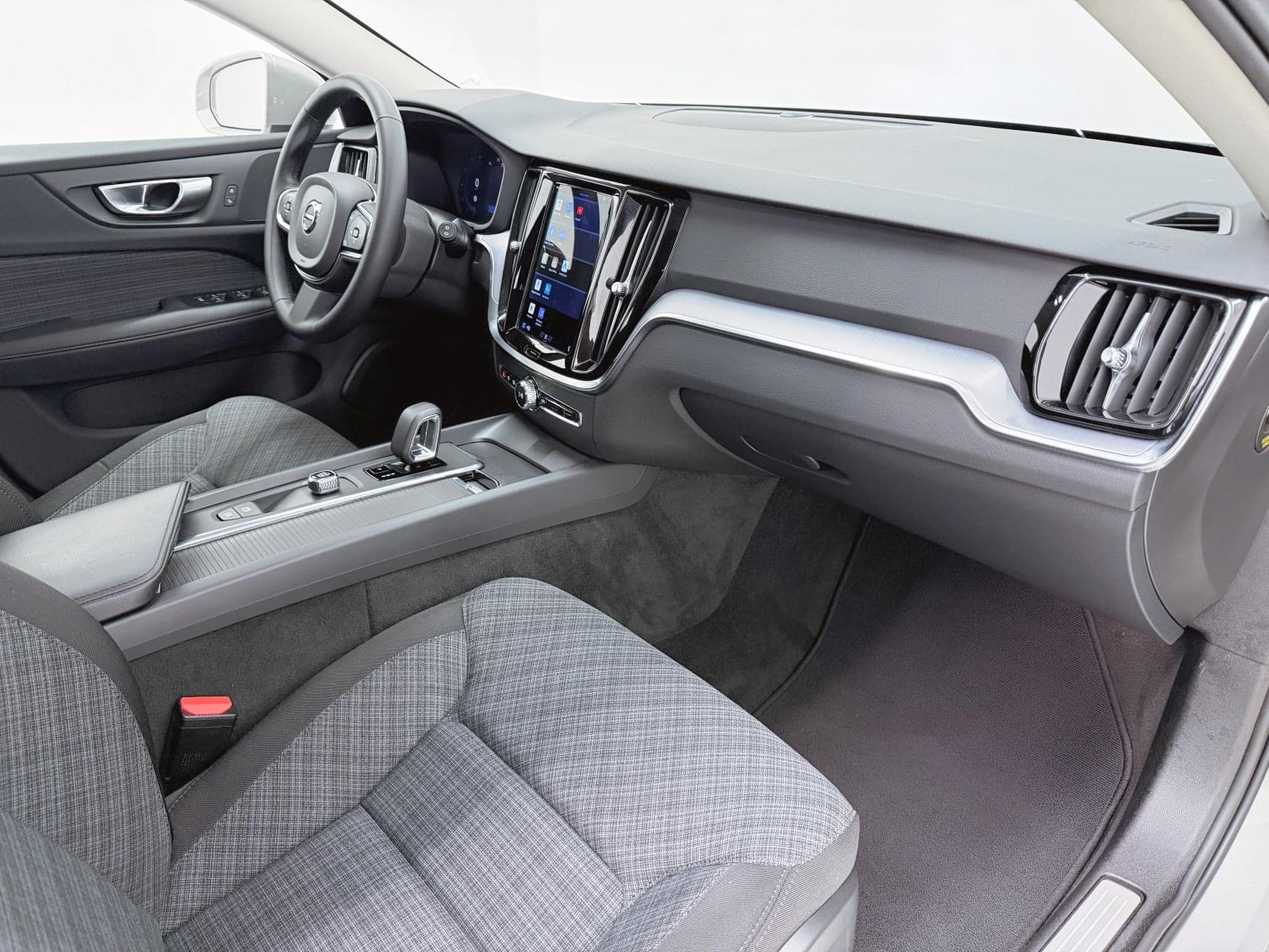 VOLVO V60 2.0 B4  ESSENTIAL AUTO 197CV 31 