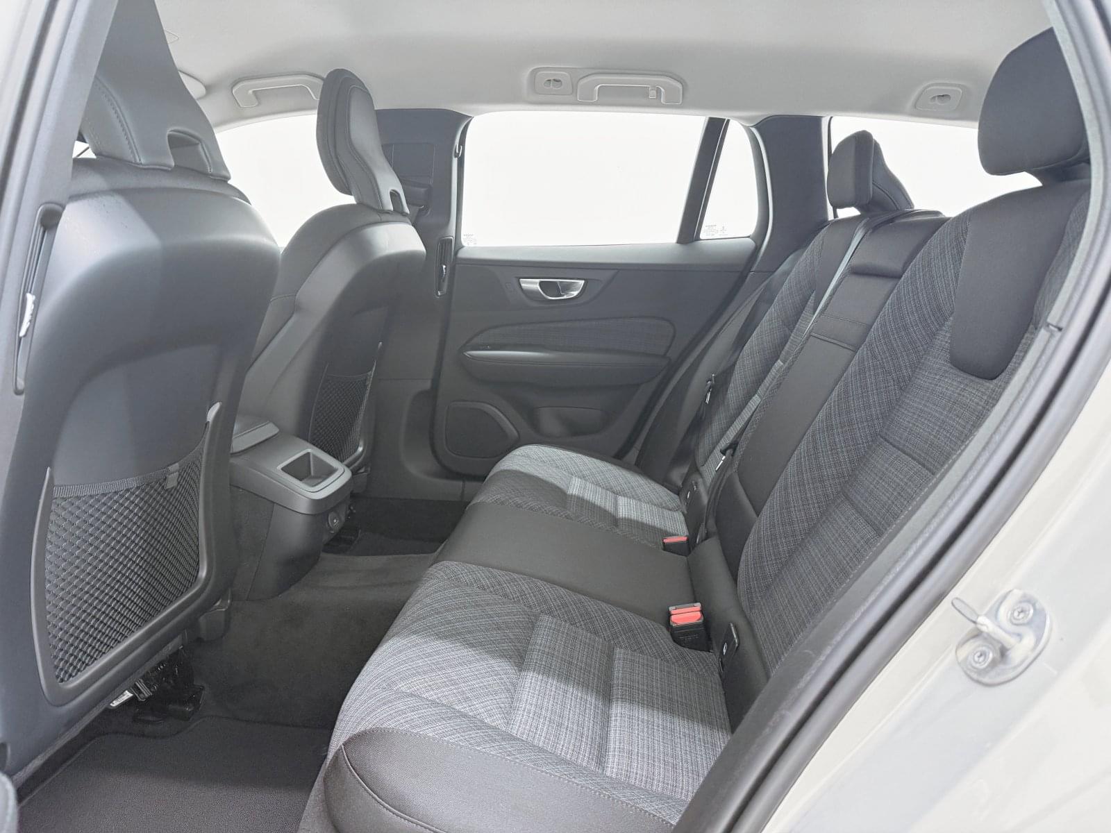 VOLVO V60 2.0 B4  ESSENTIAL AUTO 197CV 35 