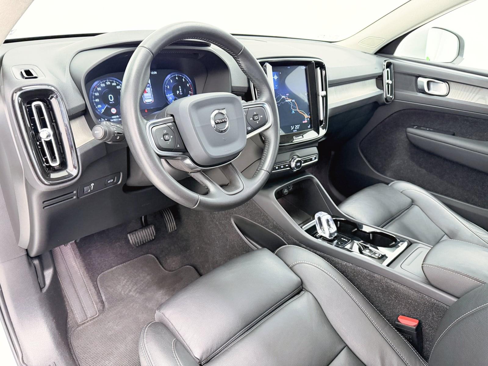 VOLVO XC40 1.5 T3 INSCRIPCION AUTO 163CV 26 