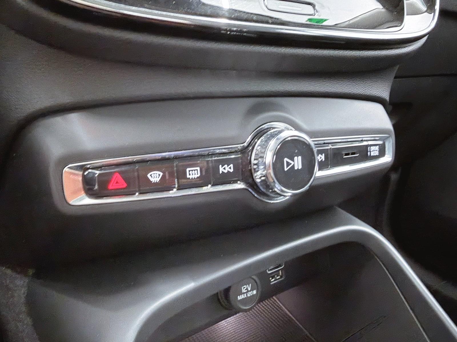 VOLVO XC40 1.5 T3 INSCRIPCION AUTO 163CV 35 