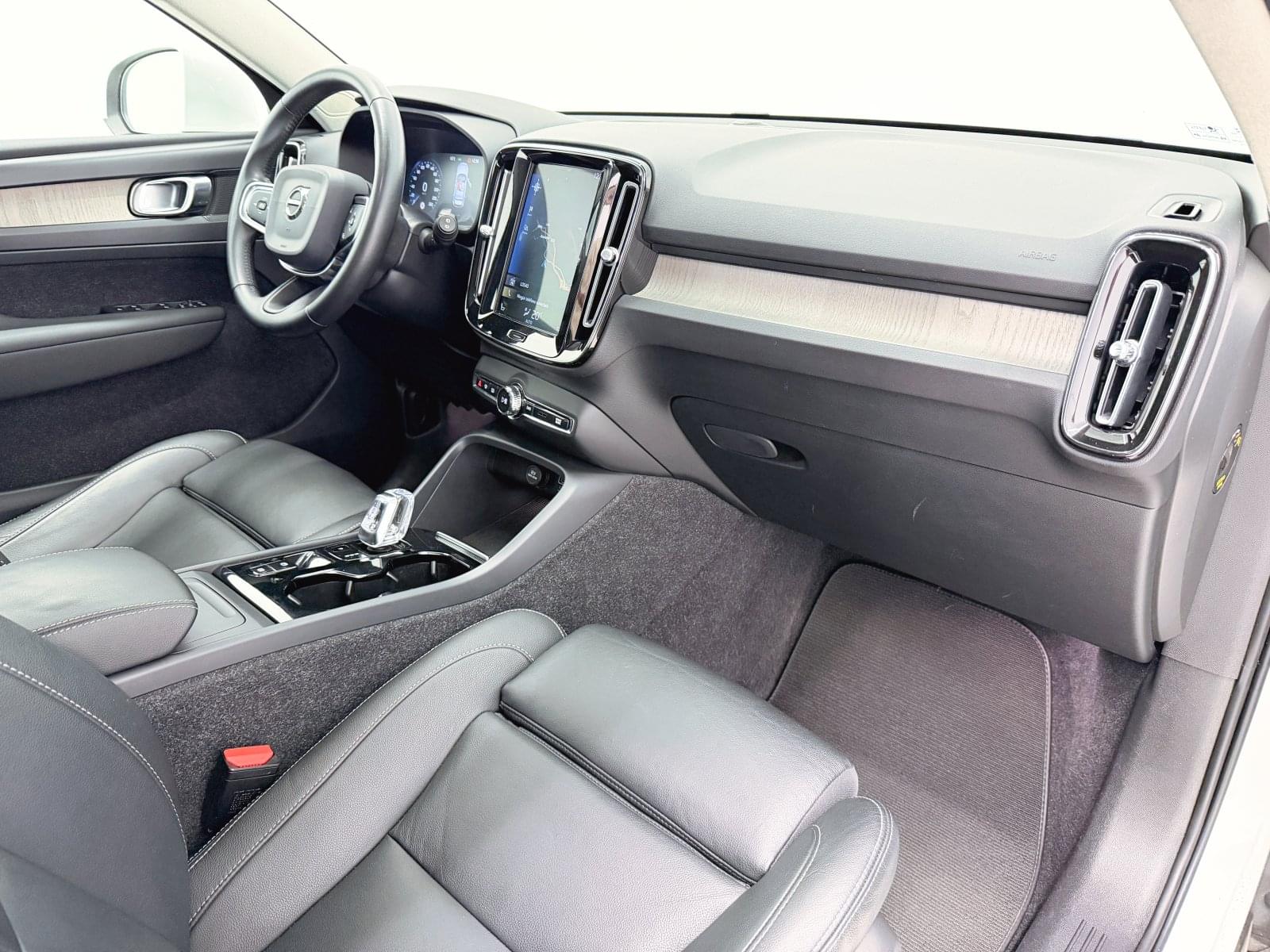 VOLVO XC40 1.5 T3 INSCRIPCION AUTO 163CV 38 