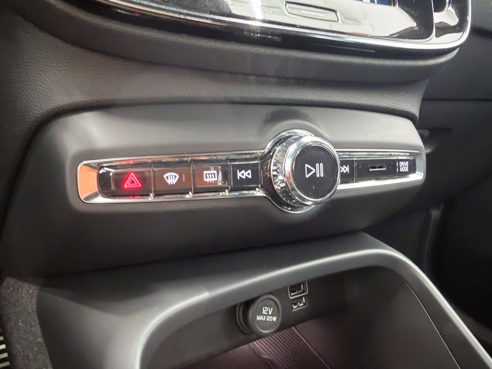 VOLVO XC40 1.5 T4 TWIN RECHARGE R-DESIGN AUTO 211CV 30 