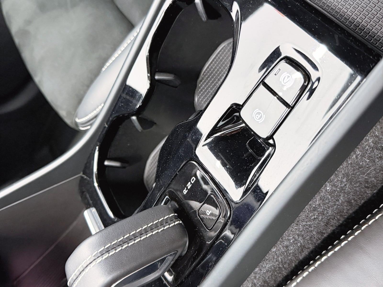 VOLVO XC40 1.5 T4 TWIN RECHARGE R-DESIGN AUTO 211CV 32 