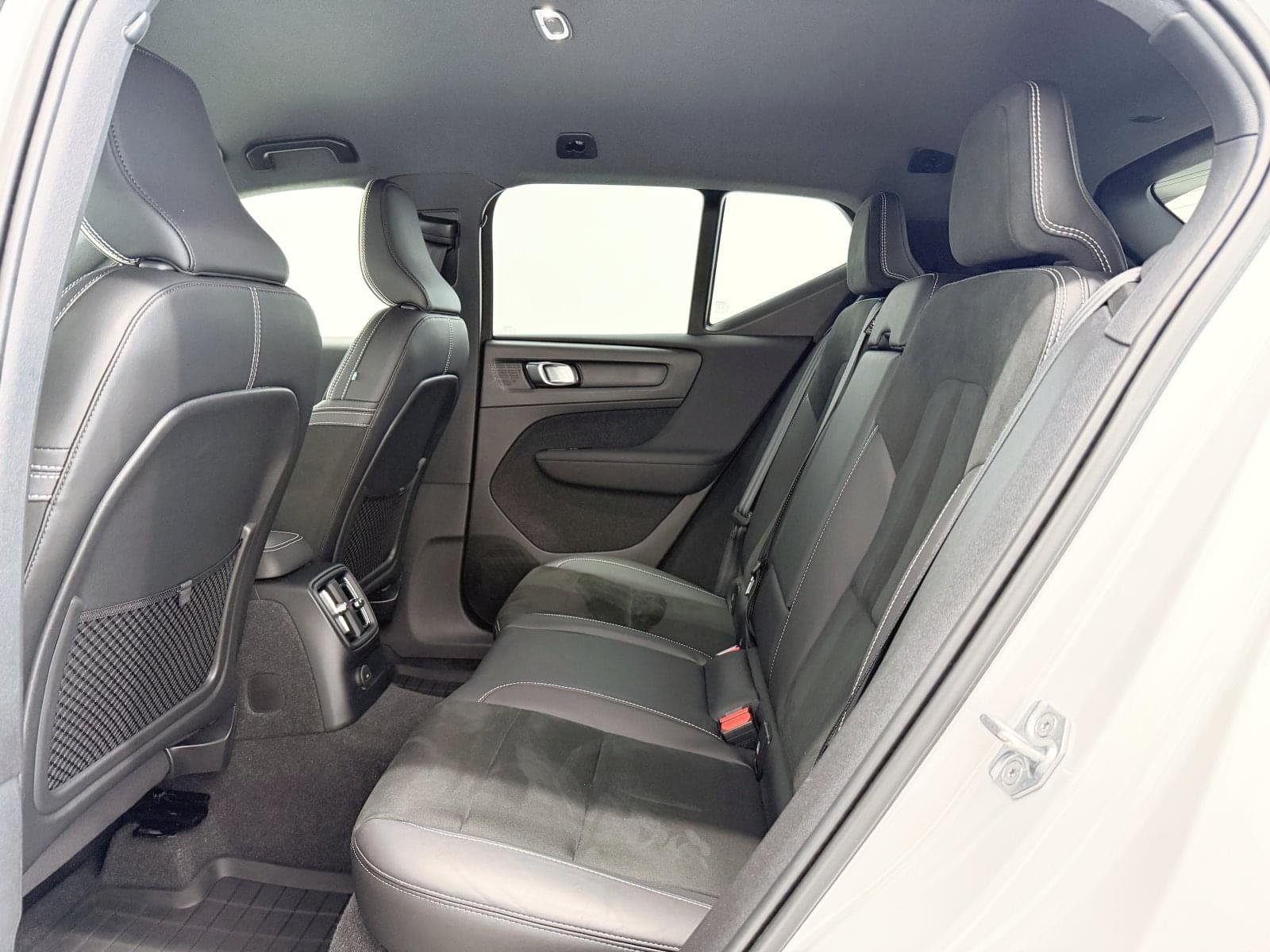 VOLVO XC40 1.5 T4 TWIN RECHARGE R-DESIGN AUTO 211CV 38 