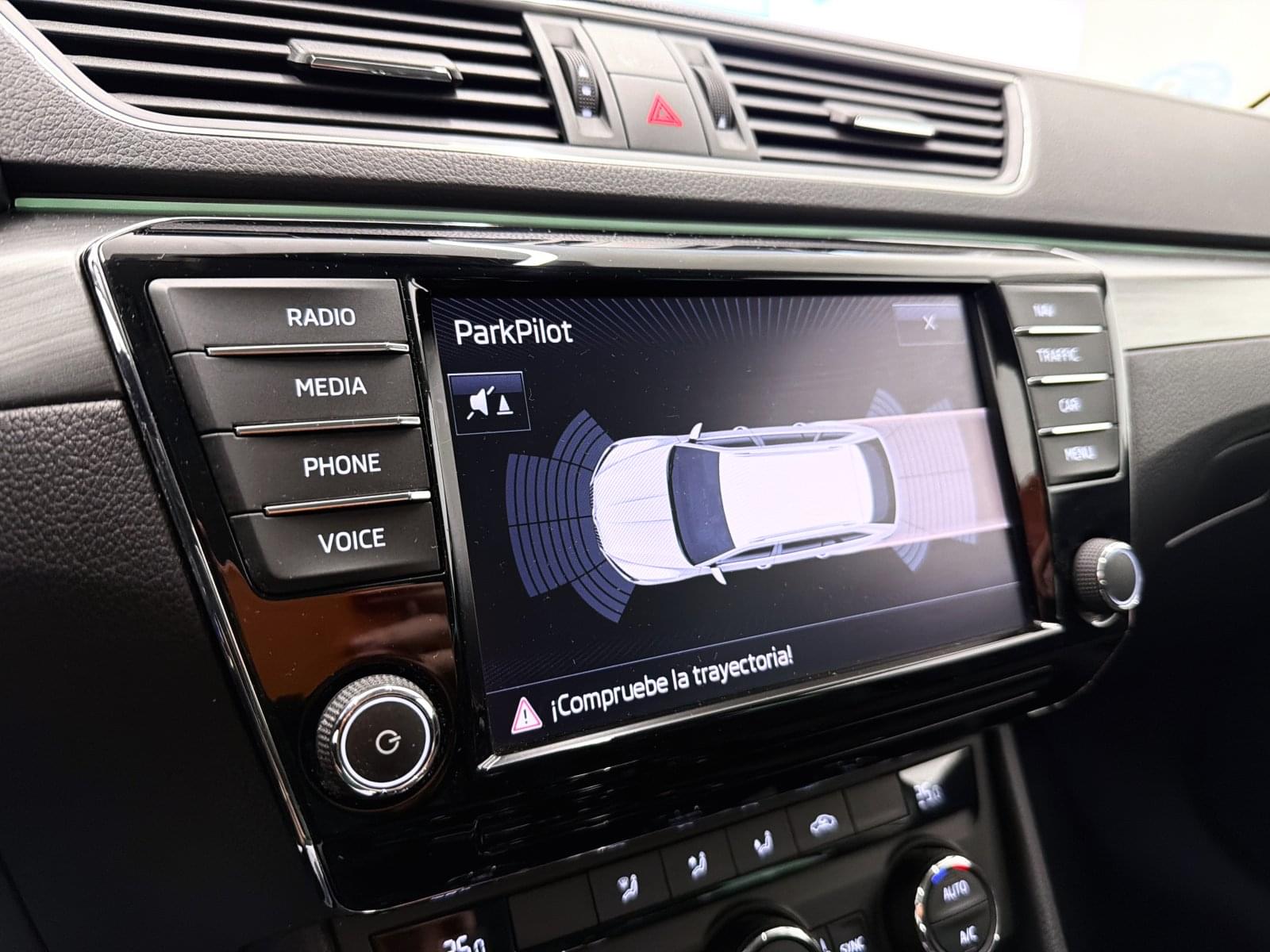 SKODA SUPERB COMBI STYLE 2.0TDI 150CV DSG 33 