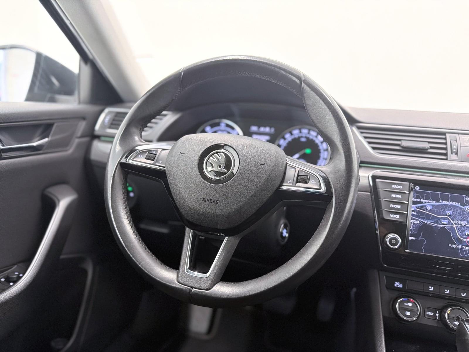 SKODA SUPERB COMBI STYLE 2.0TDI 150CV DSG 28 