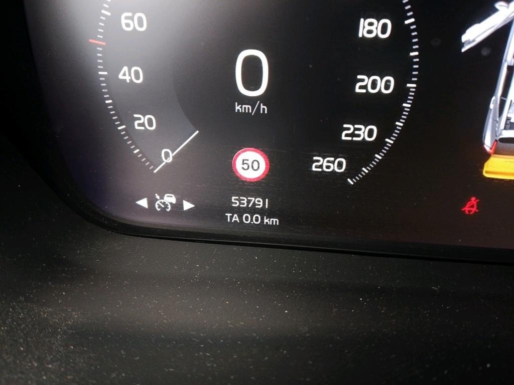 VOLVO XC40 1.5 T5 TWIN RECHARGE R-DESIG 262CV 6 