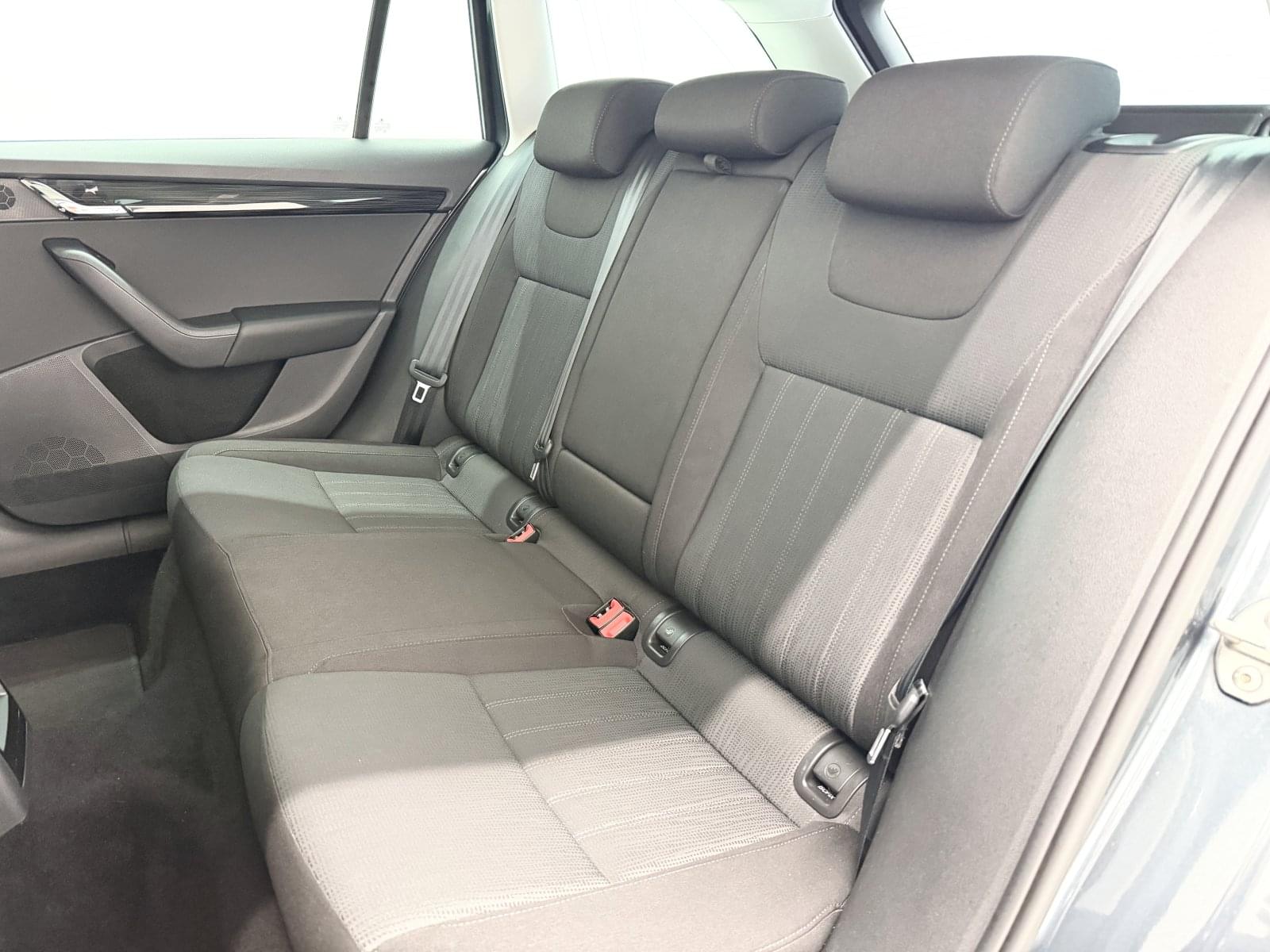 SKODA OCTAVIA COMBI 1.5 TSI DSG STYLE  150CV 44 