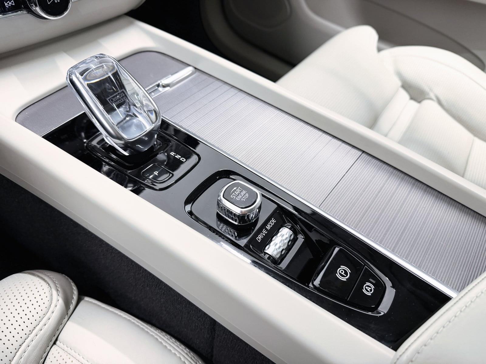 VOLVO XC60 2.0 B5 G AWD INSCRIPTION AUTO  250CV 37 