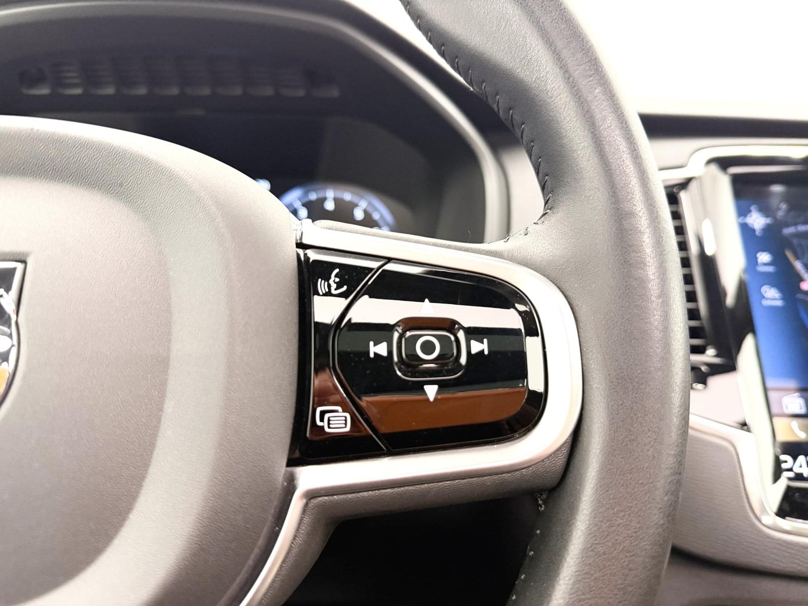 VOLVO XC90 2.0 B5 G AWD MOMENTUM AUTO 250CV 32 