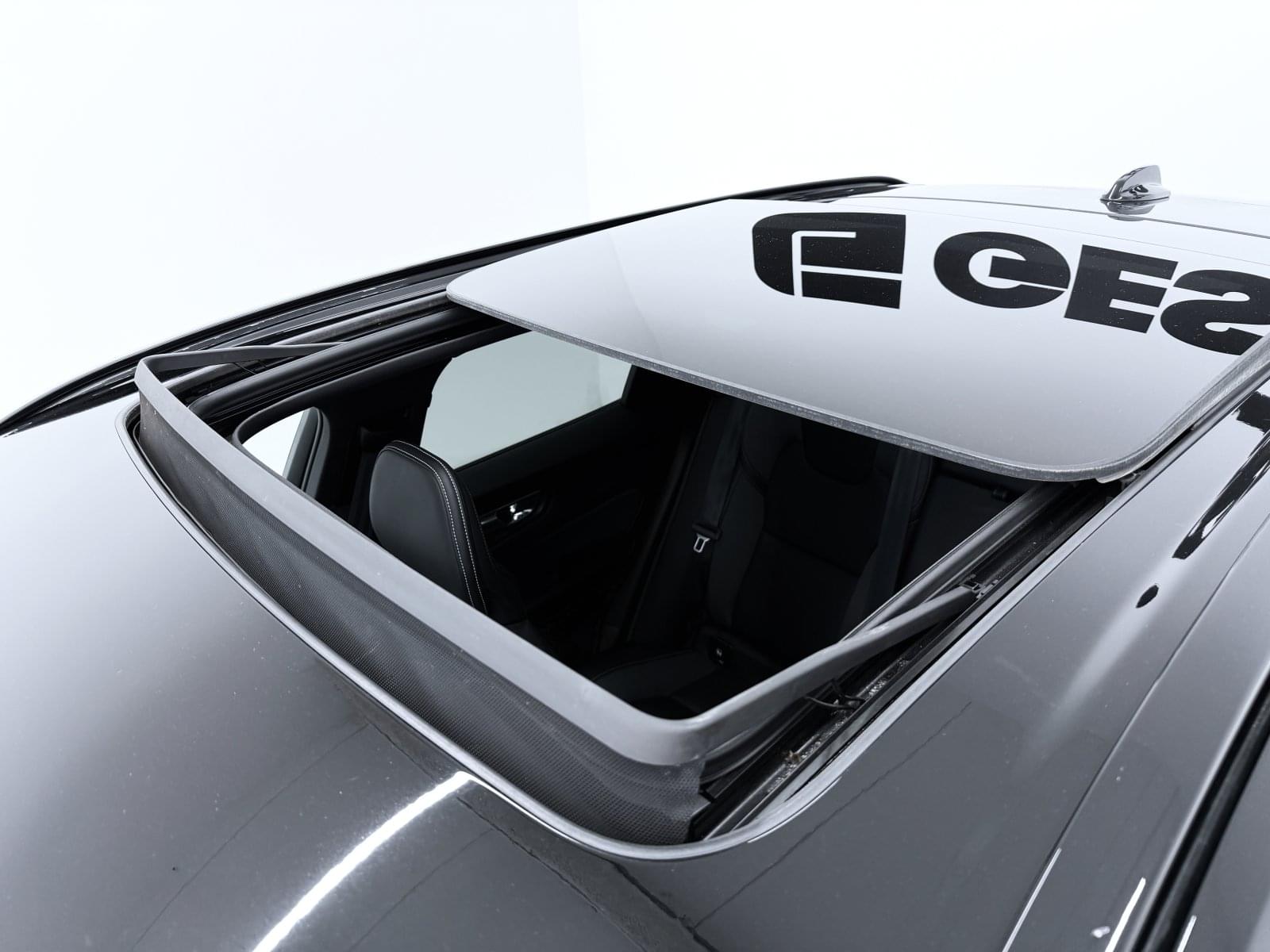 VOLVO XC60 2.0 T6 AWD RECHARGE R-DESIGN 355CV AUTO 3 