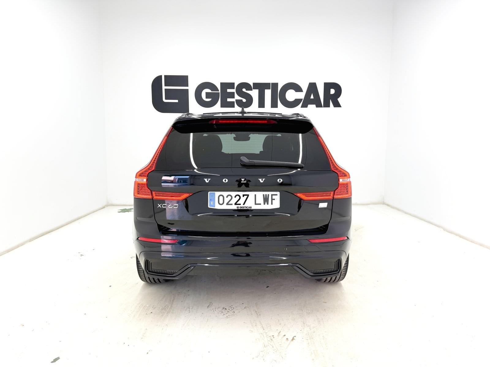 VOLVO XC60 2.0 T6 AWD RECHARGE R-DESIGN 355CV AUTO 9 