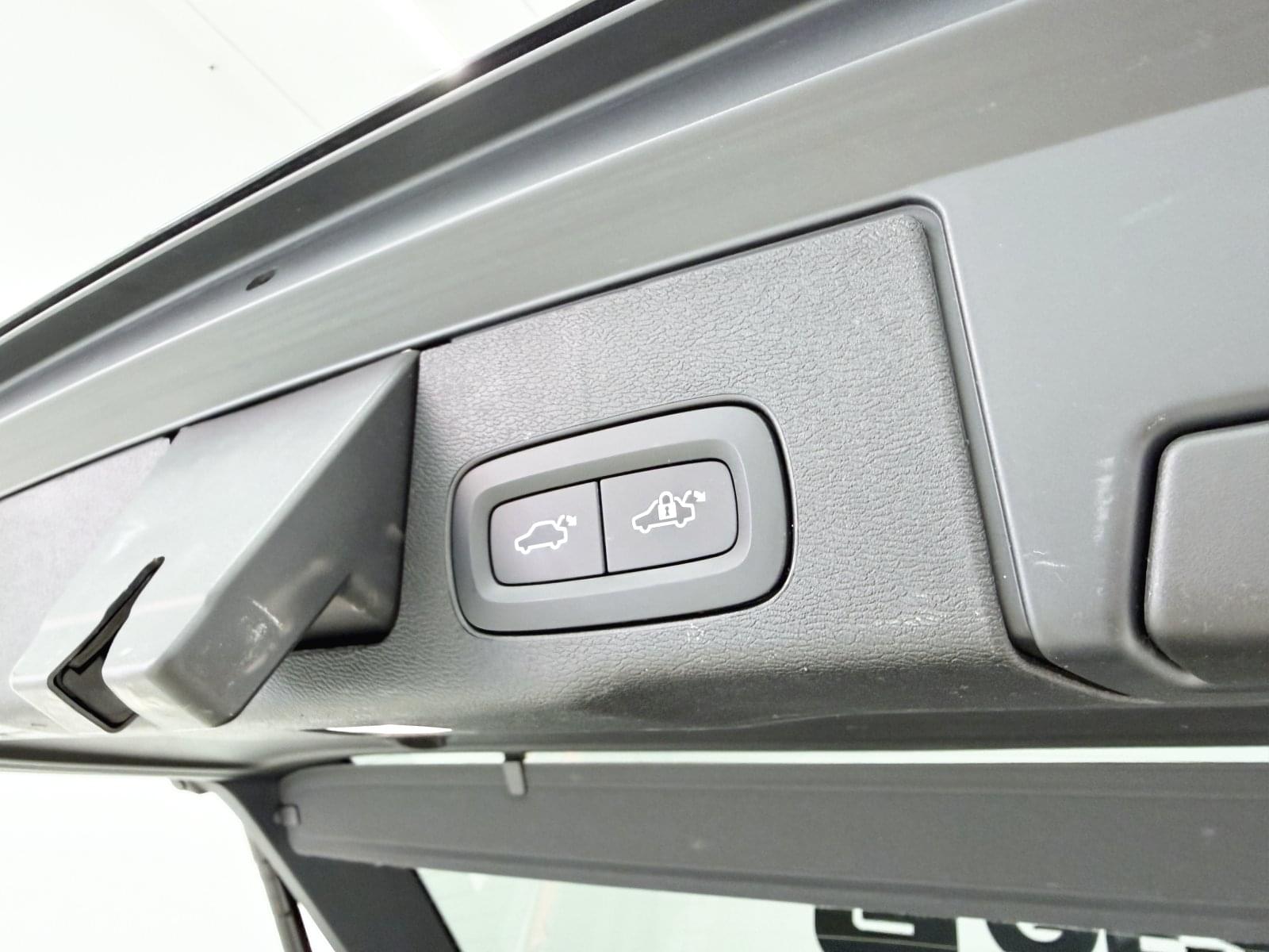 VOLVO XC60 2.0 T6 AWD RECHARGE R-DESIGN 355CV AUTO 11 