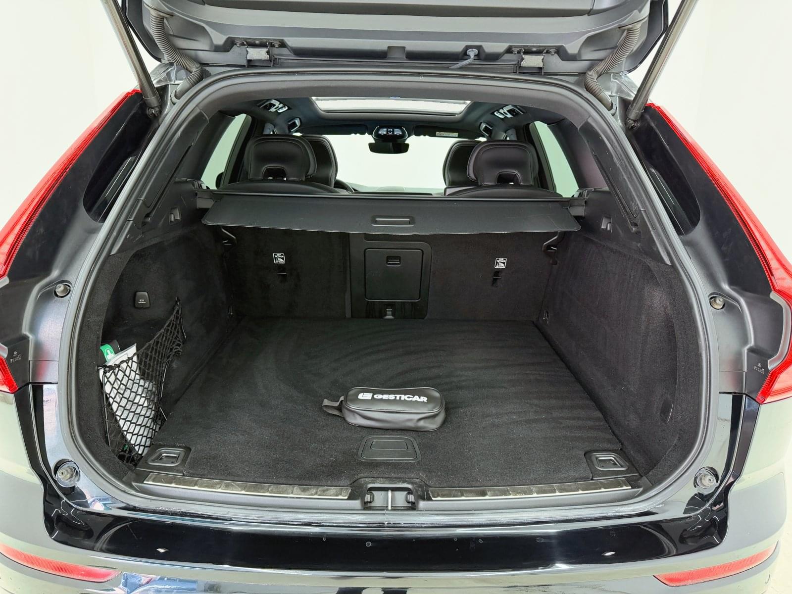 VOLVO XC60 2.0 T6 AWD RECHARGE R-DESIGN 355CV AUTO 12 