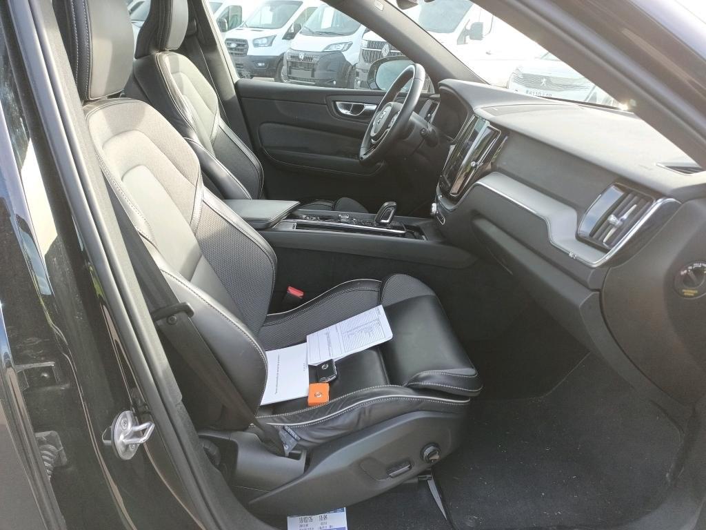 VOLVO XC60 2.0 T6 AWD RECHARGE R-DESIG 340CV AUTO 11 