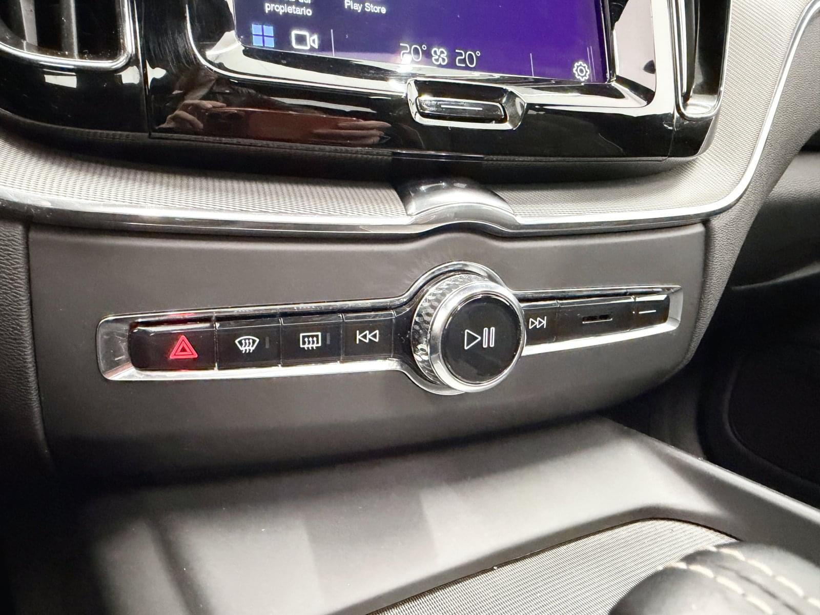 VOLVO XC60 2.0 T6 AWD RECHARGE R-DESIGN 355CV AUTO 35 