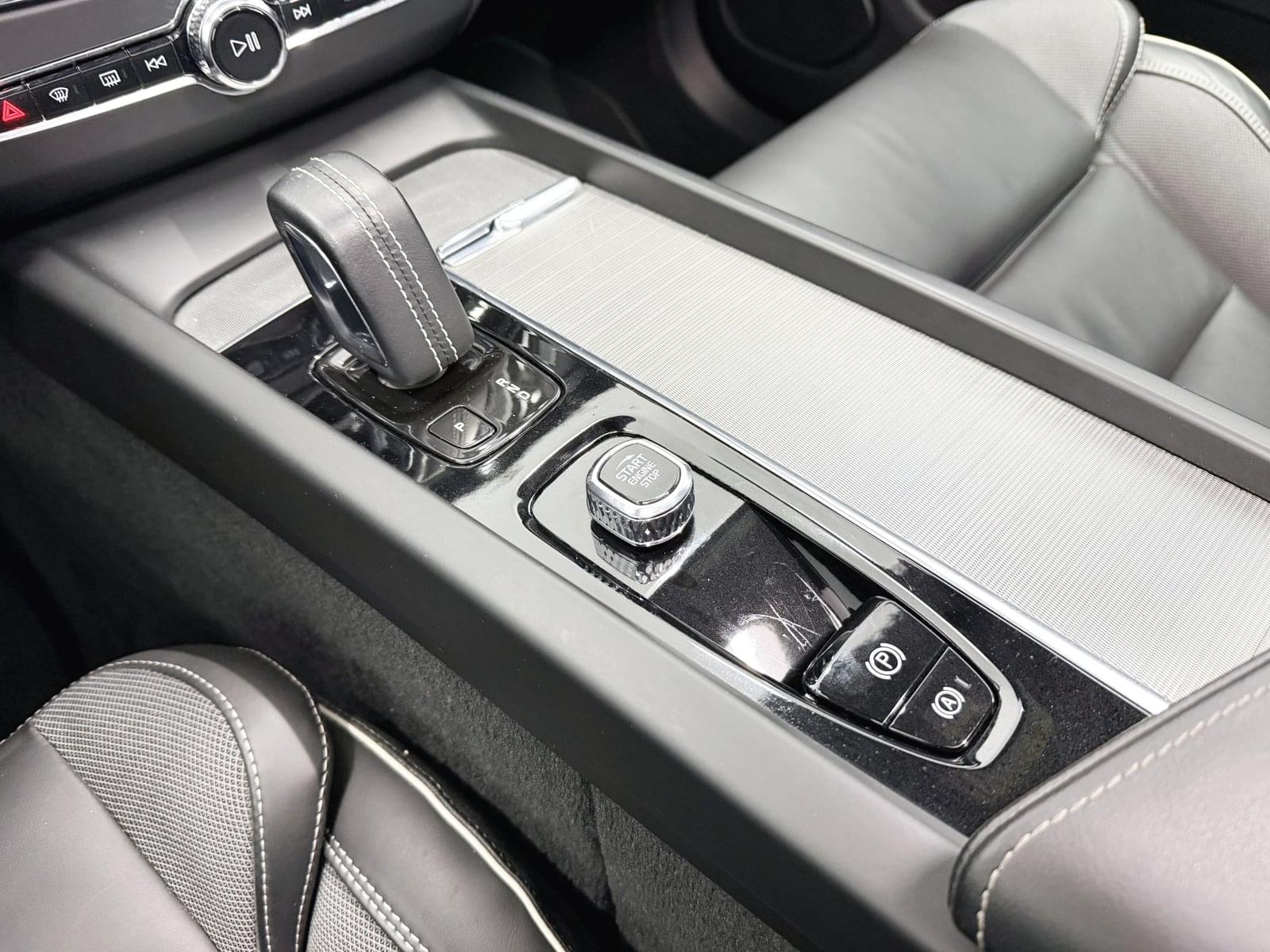 VOLVO XC60 2.0 T6 AWD RECHARGE R-DESIGN 355CV AUTO 36 