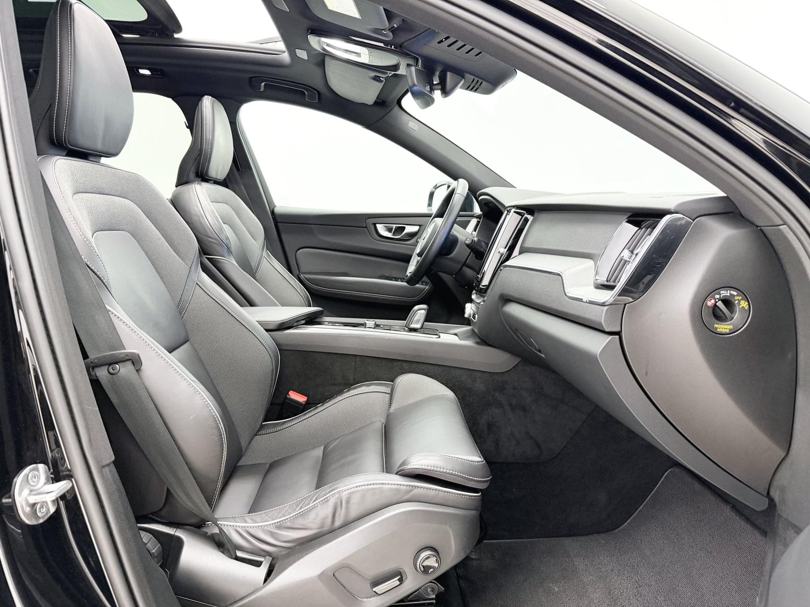 VOLVO XC60 2.0 T6 AWD RECHARGE R-DESIGN 355CV AUTO 38 