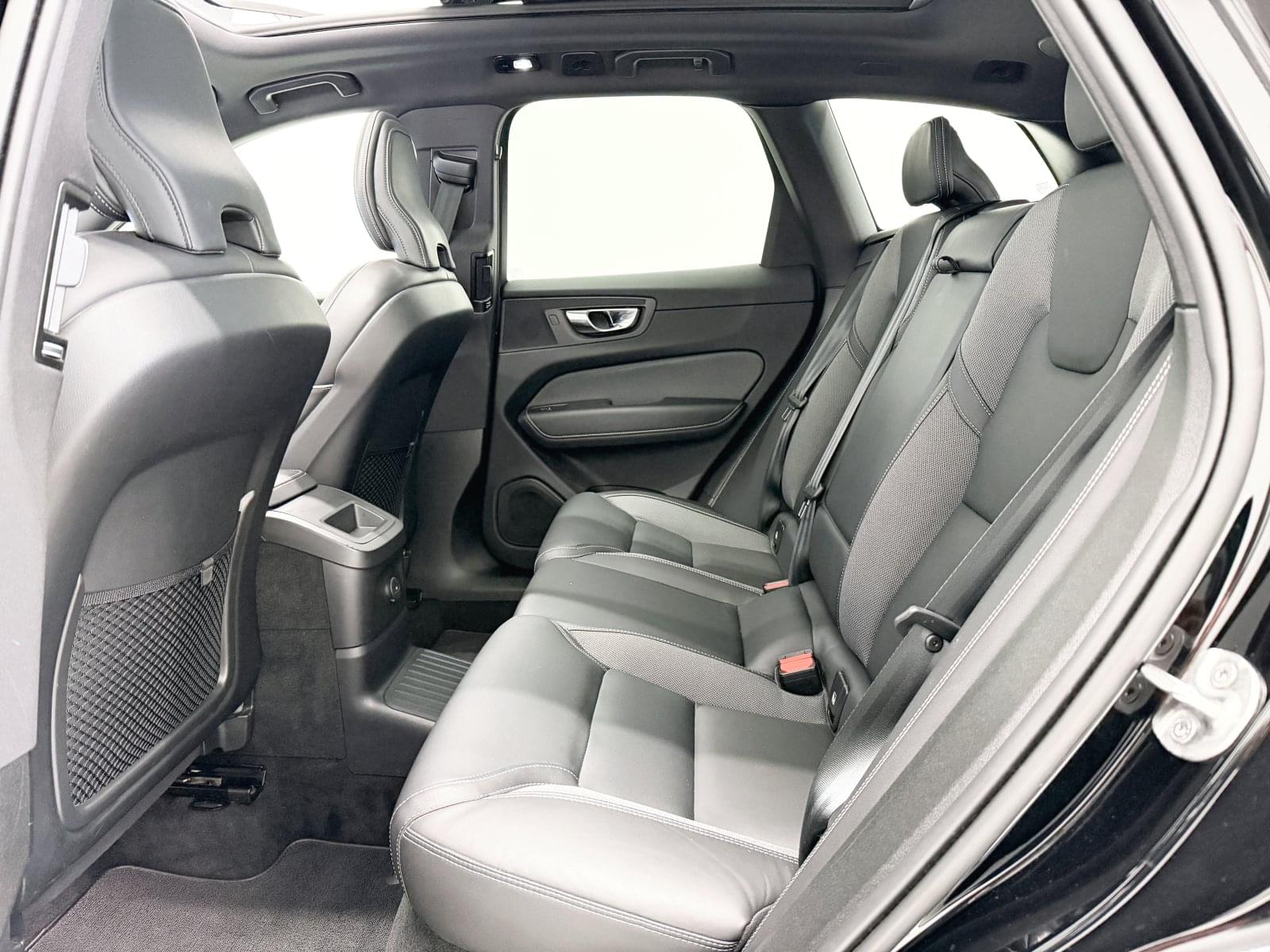 VOLVO XC60 2.0 T6 AWD RECHARGE R-DESIGN 355CV AUTO 41 