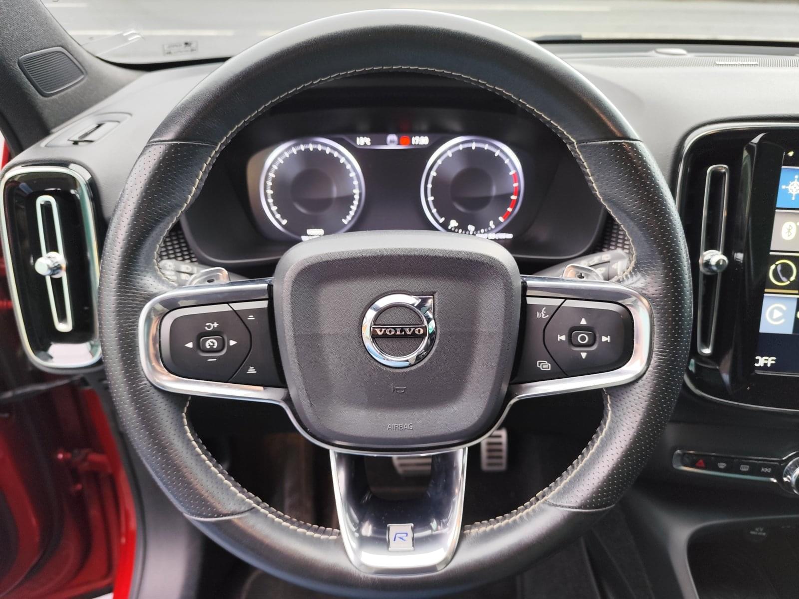 VOLVO XC40 T4 RDESIGN 2.0 190CV 11 