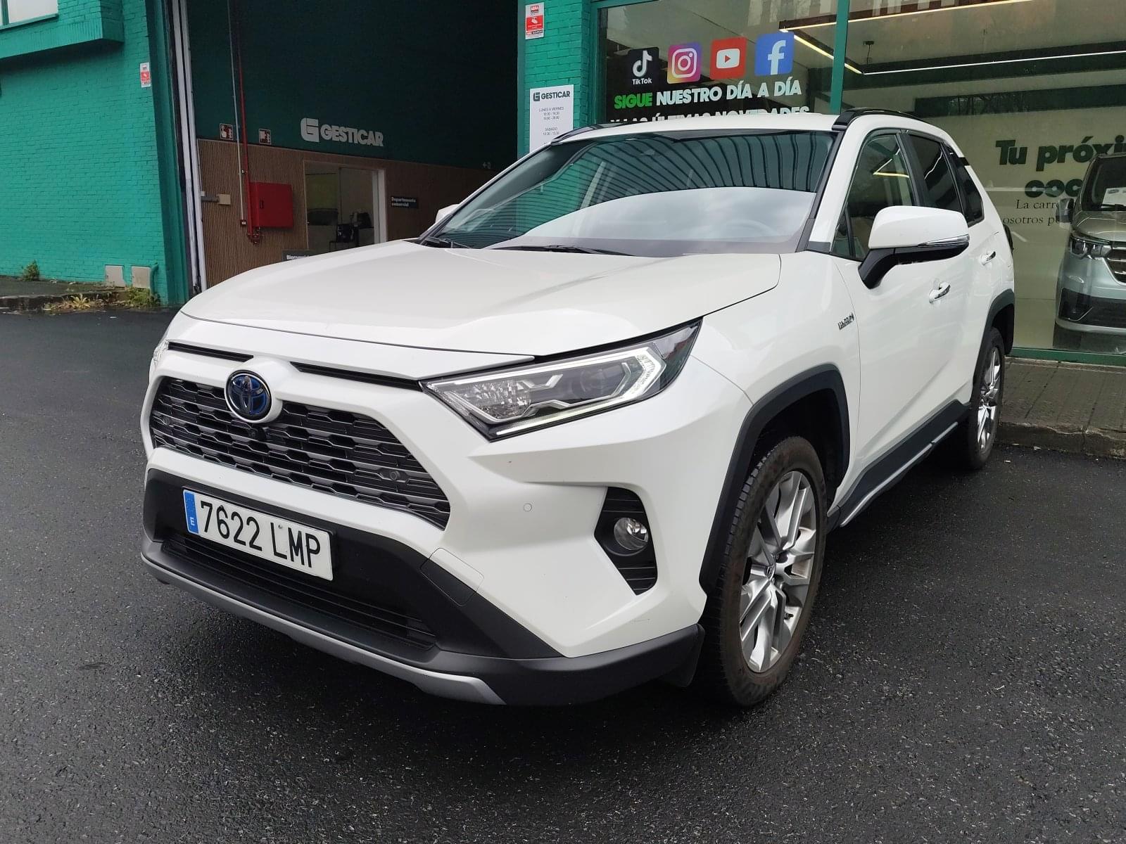 TOYOTA RAV4 2.5L 220H STYLE 3