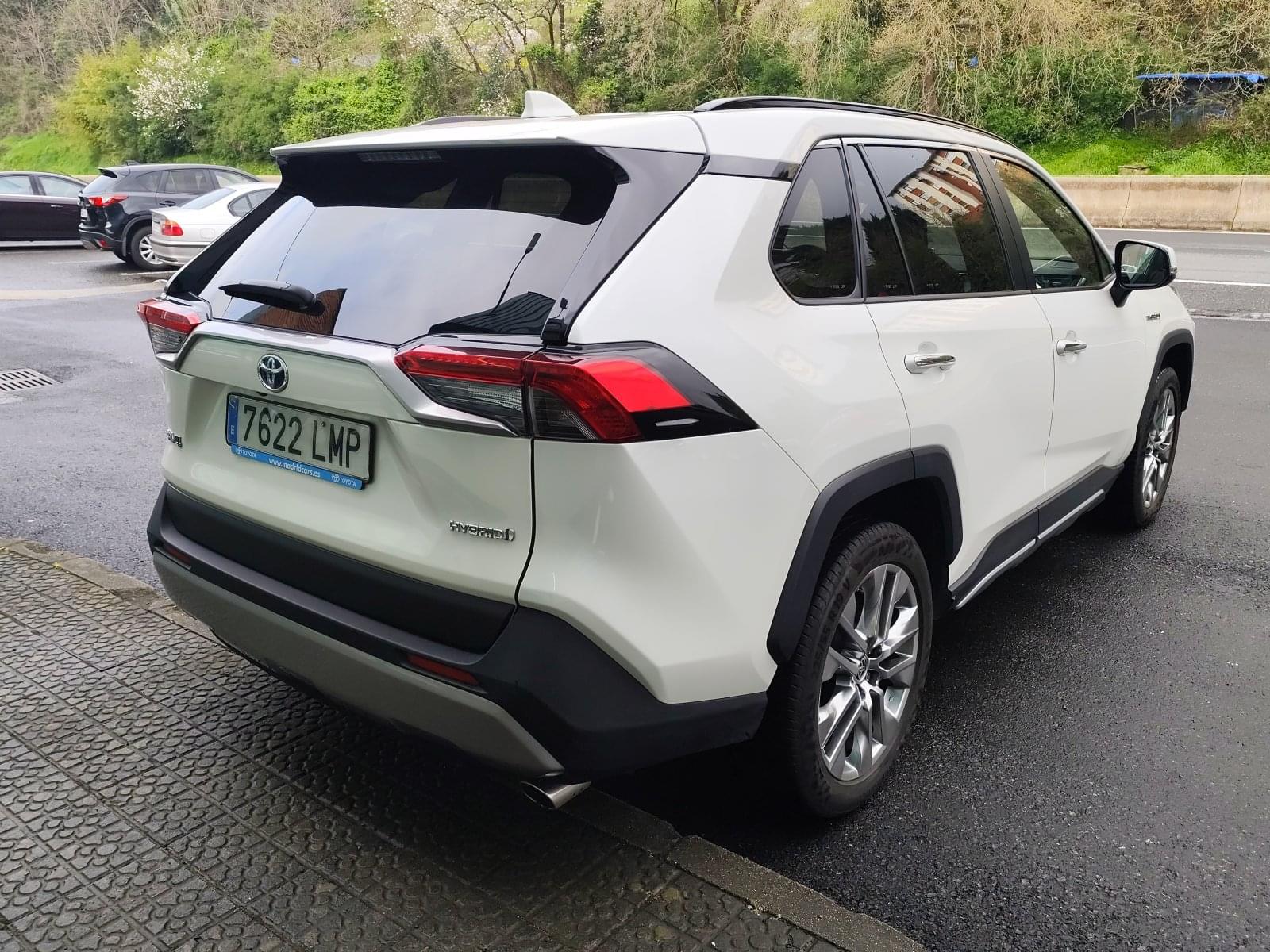 TOYOTA RAV4 2.5L 220H STYLE 6