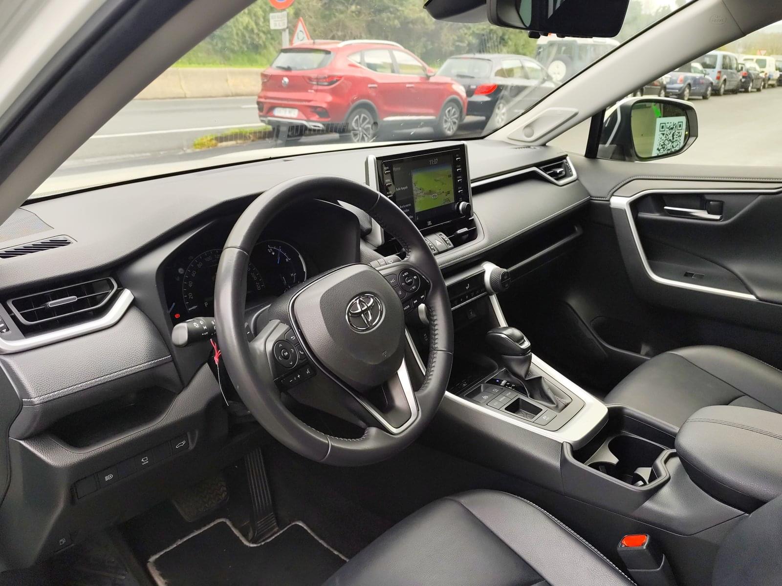 TOYOTA RAV4 2.5L 220H STYLE 12