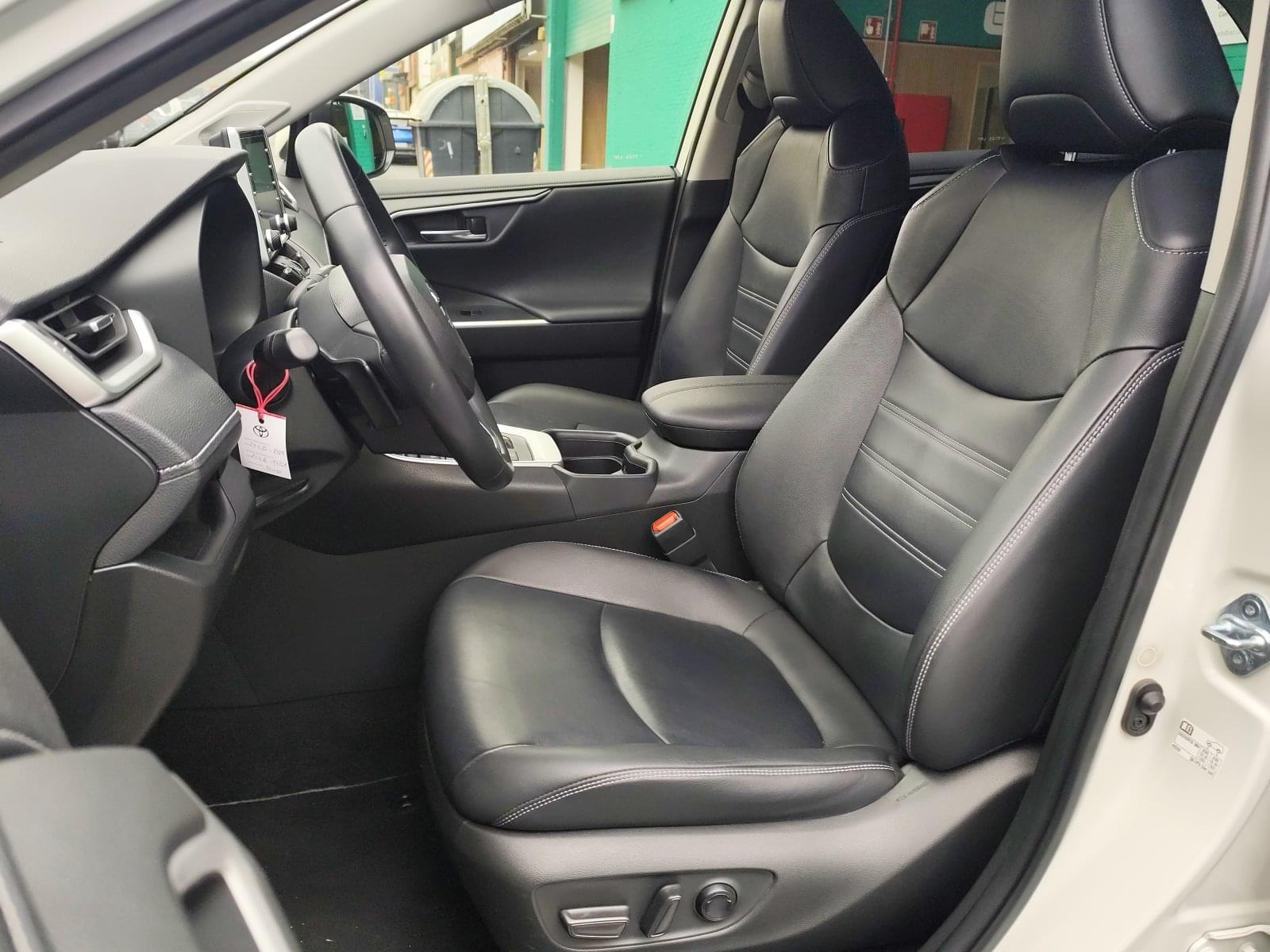 TOYOTA RAV4 2.5L 220H STYLE 8