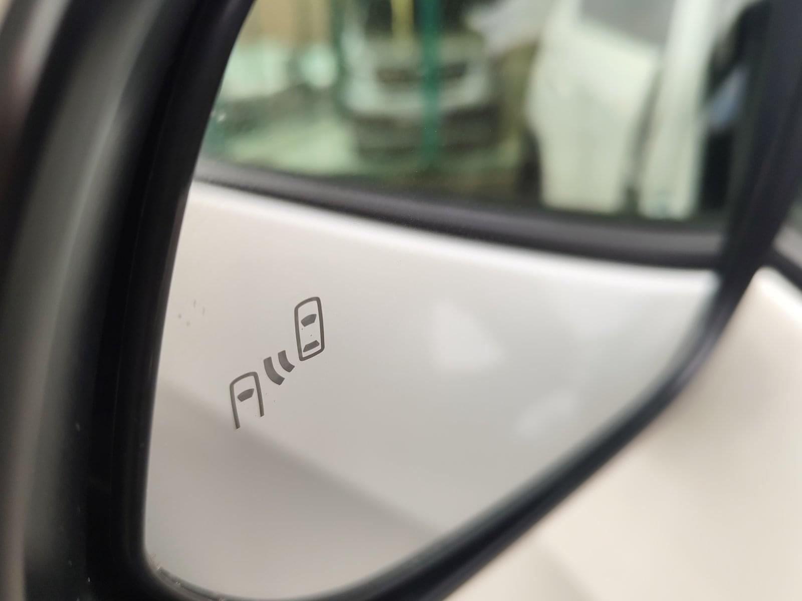 TOYOTA RAV4 2.5L 220H STYLE 9