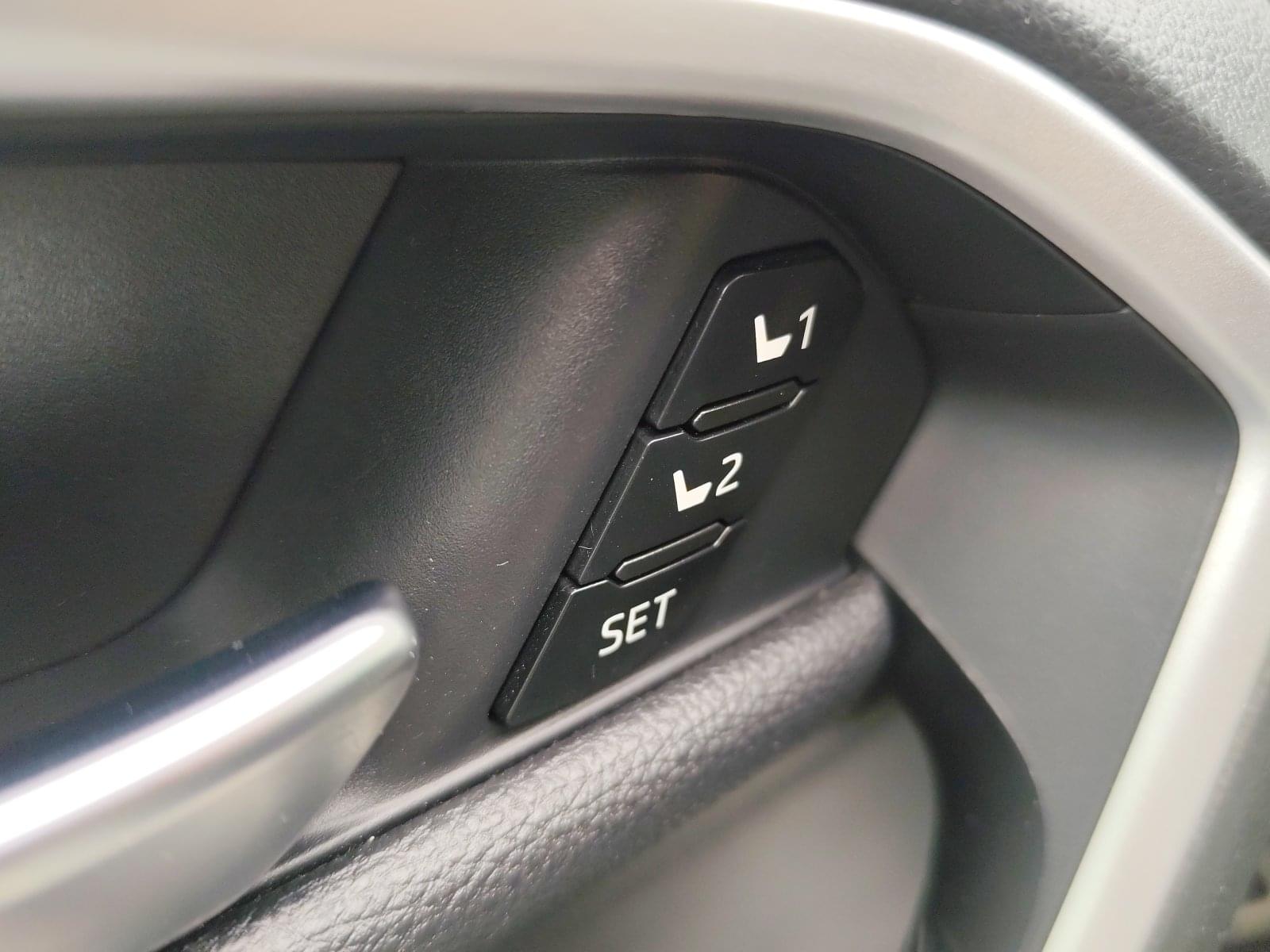 TOYOTA RAV4 2.5L 220H STYLE 10