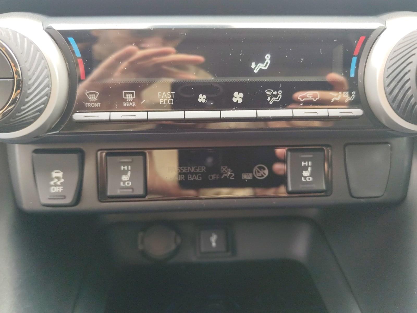 TOYOTA RAV4 2.5L 220H STYLE 15