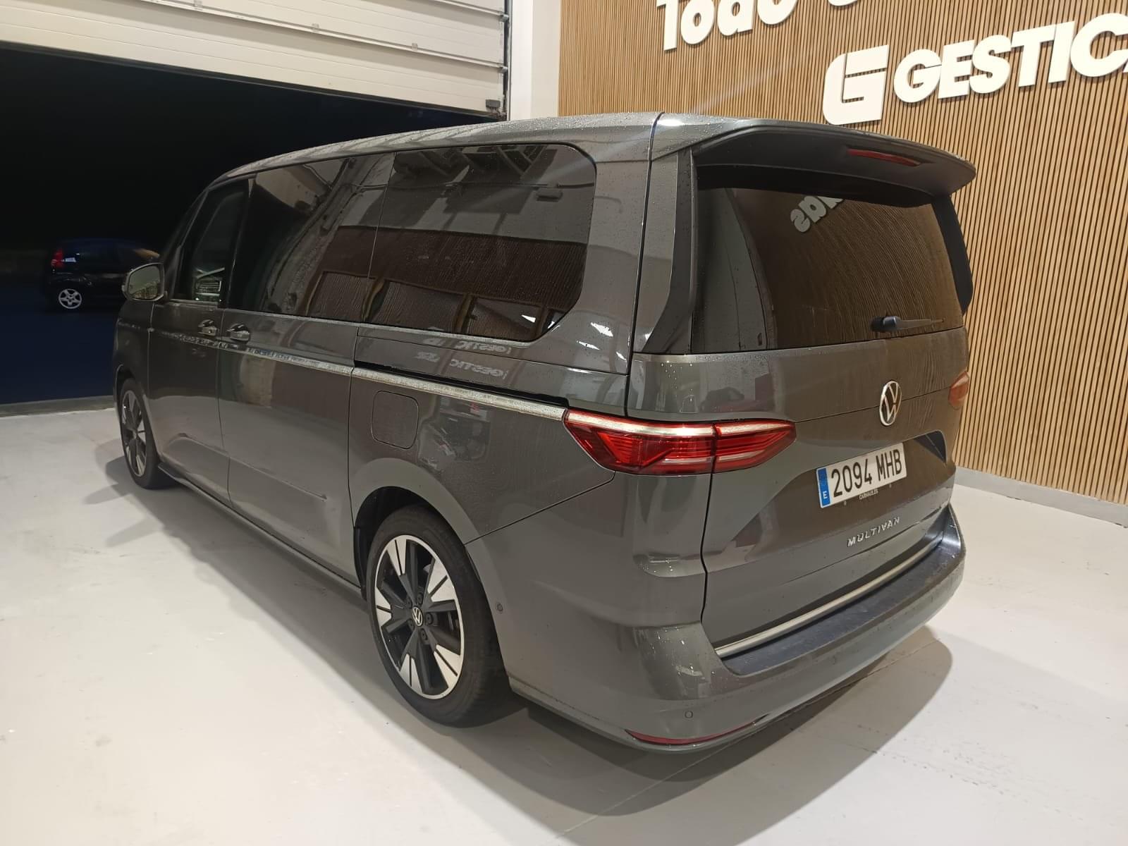 VOLKSWAGEN MULTIVAN 2.0 TSI 204CV Life DSG Larga 3