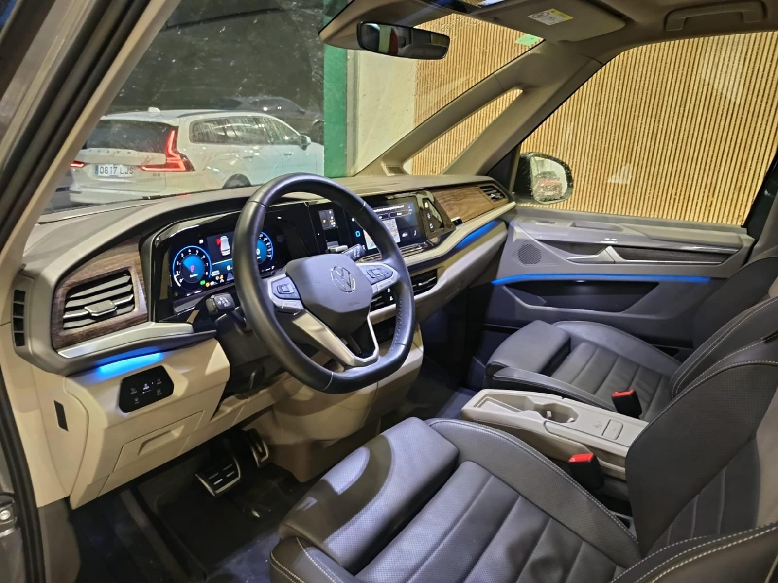 VOLKSWAGEN MULTIVAN 2.0 TSI 204CV Life DSG Larga 9