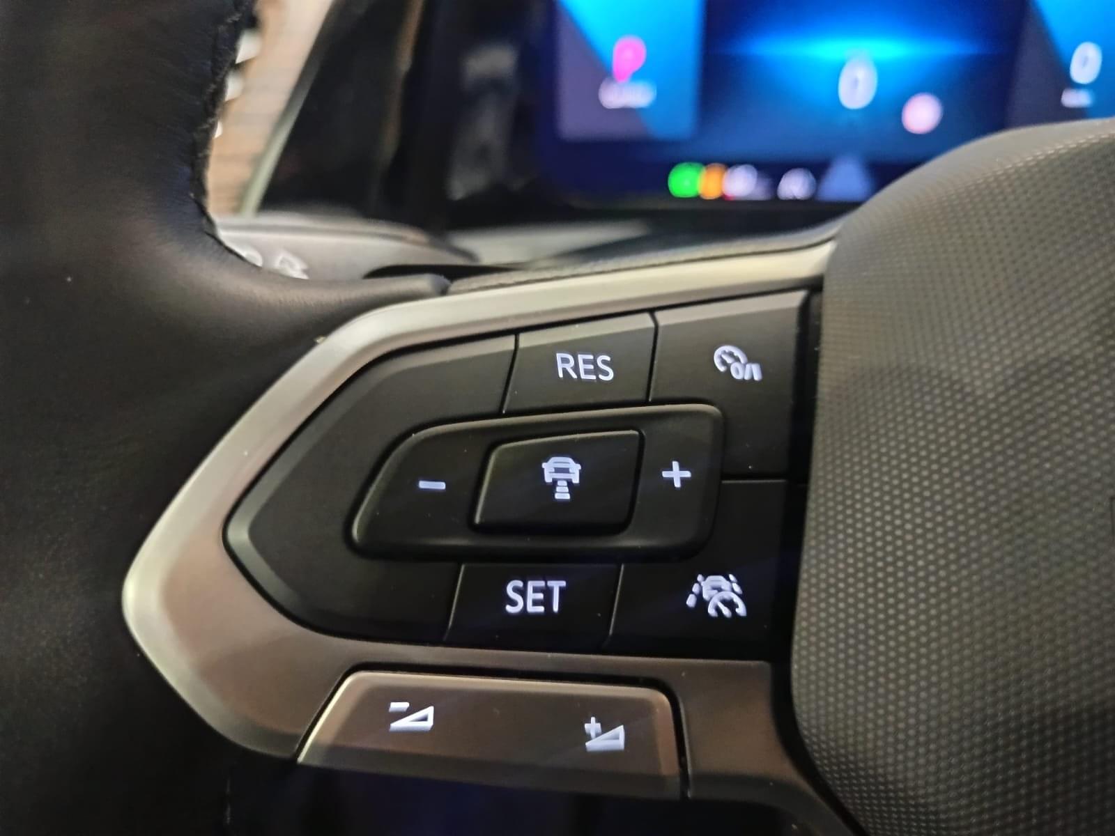 VOLKSWAGEN MULTIVAN 2.0 TSI 204CV Life DSG Larga 12