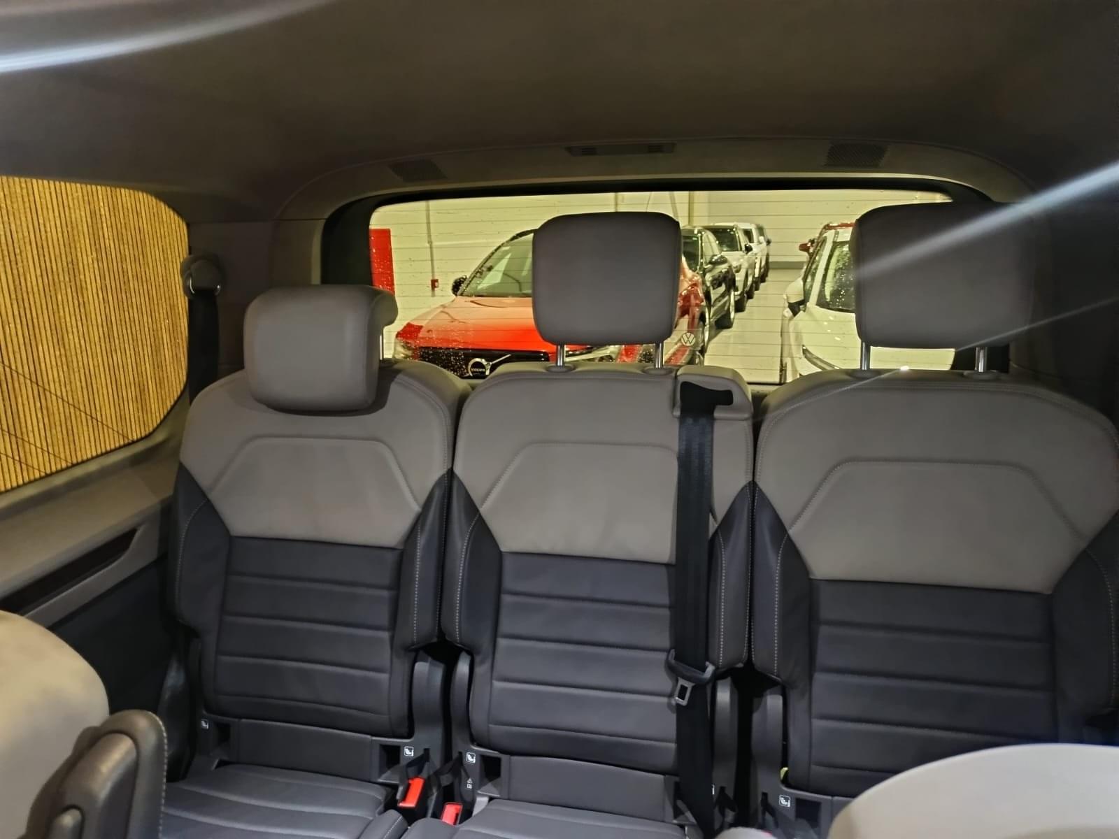 VOLKSWAGEN MULTIVAN 2.0 TSI 204CV Life DSG Larga 21