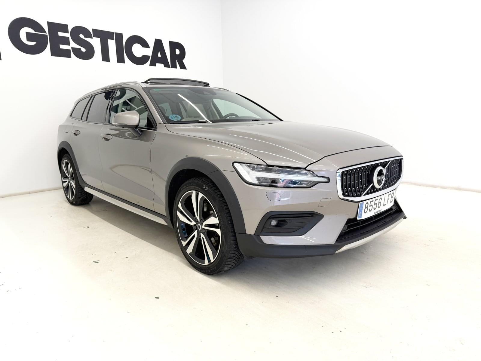 VOLVO V60 CROSS COUNTRY D4 AWD 190CV INSCRIPTION 2 