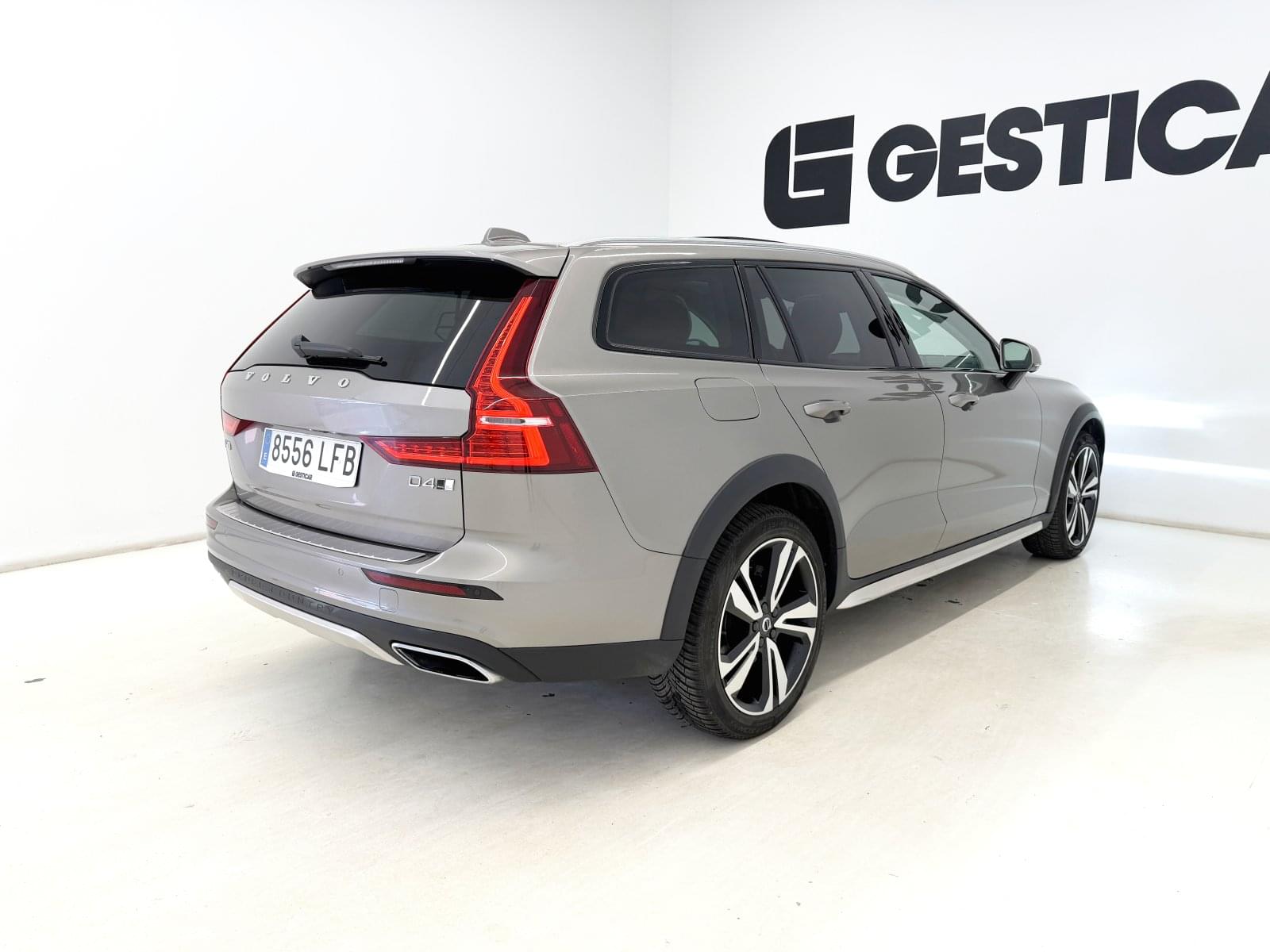 VOLVO V60 CROSS COUNTRY D4 AWD 190CV INSCRIPTION 18 