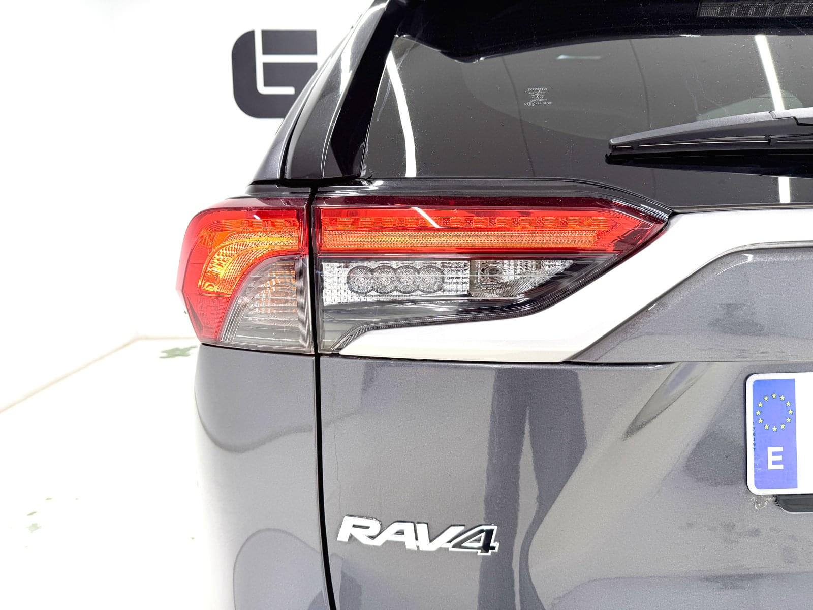 TOYOTA RAV4 2.5L 220H ADVANCE 218CV 11 