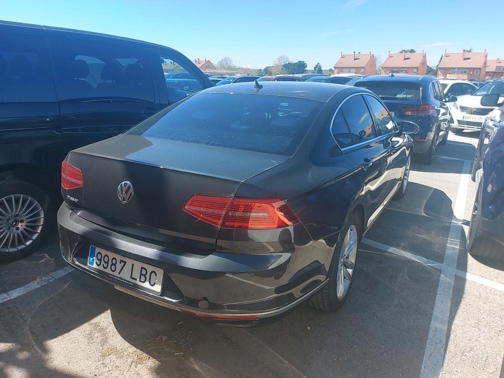 VOLKSWAGEN PASSAT SEDáN SPORT 2.0 TDI 150CV 3
