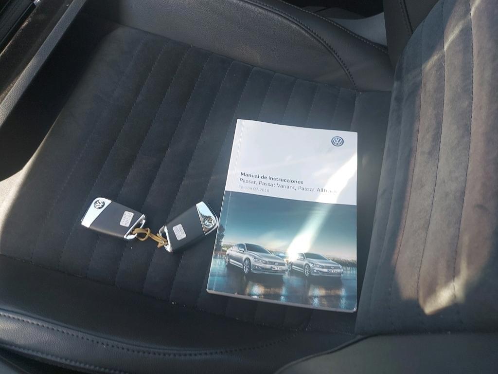 VOLKSWAGEN PASSAT SEDáN SPORT 2.0 TDI 150CV 10