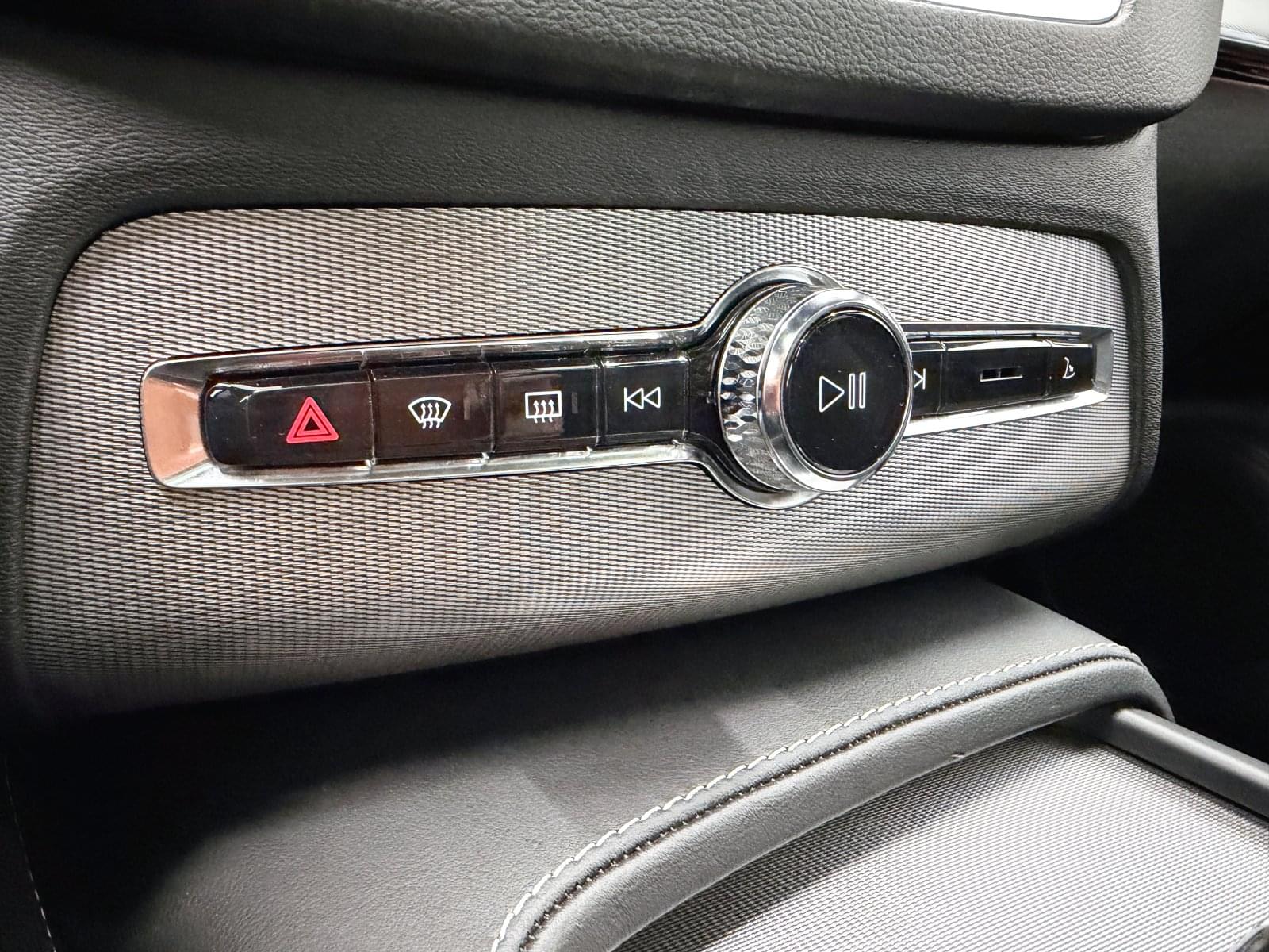VOLVO XC90 2.0 T8 AWD RECHARGE R-DESIGN AUTO  455CV 37 