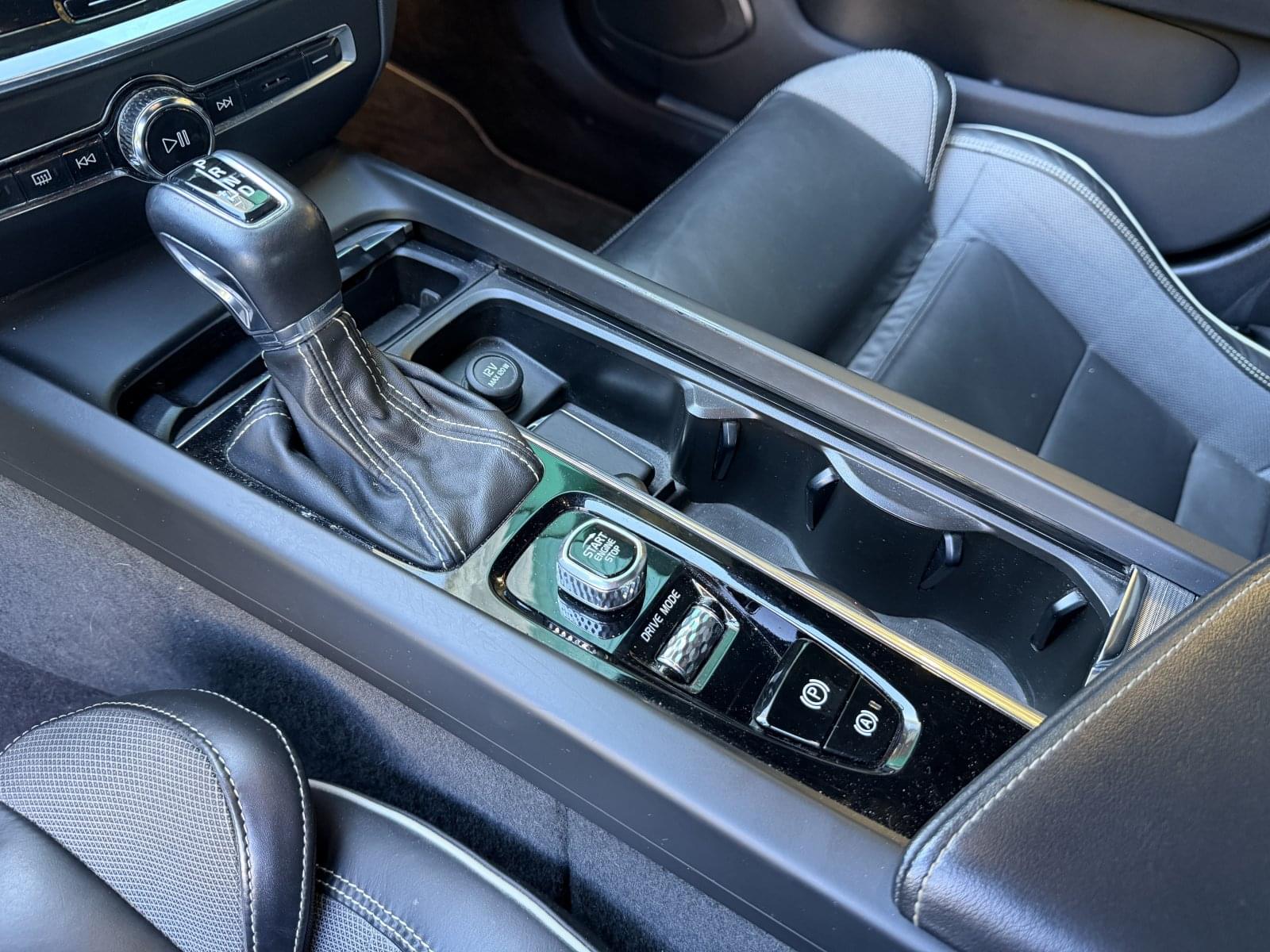 VOLVO S60 2.0 T5 RDESIGN AUTO 17