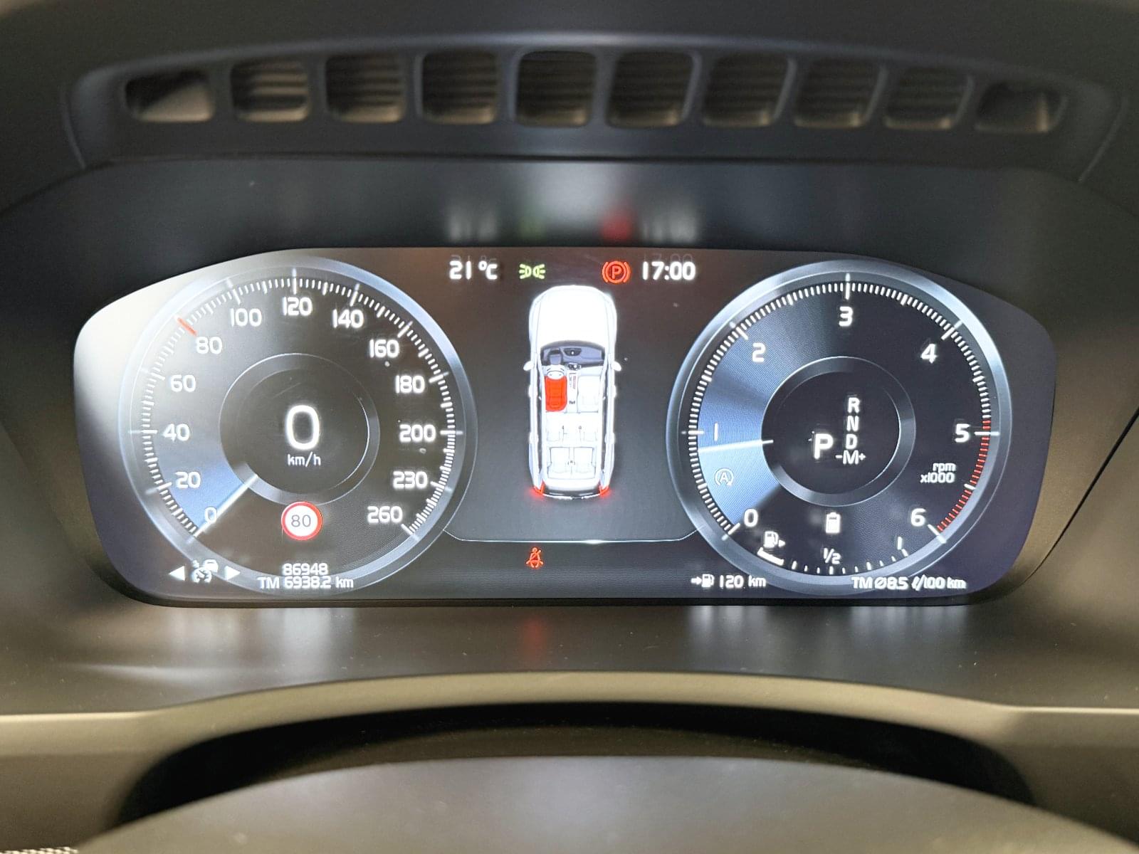 VOLVO XC90 2.0 B5 D AWD RDESIGN 32 