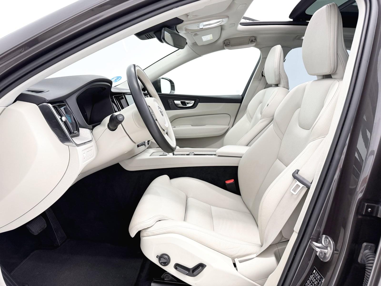 VOLVO XC60 2.0 T6 AWD RECHARGE INSCRIP. AUT 355CV 26 