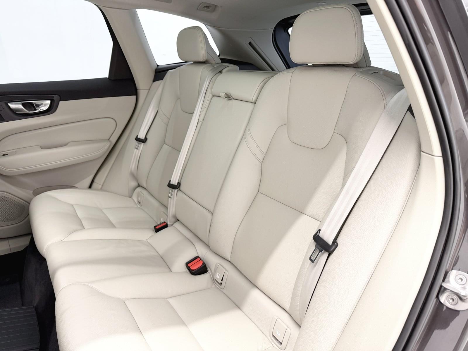 VOLVO XC60 2.0 T6 AWD RECHARGE INSCRIP. AUT 355CV 44 