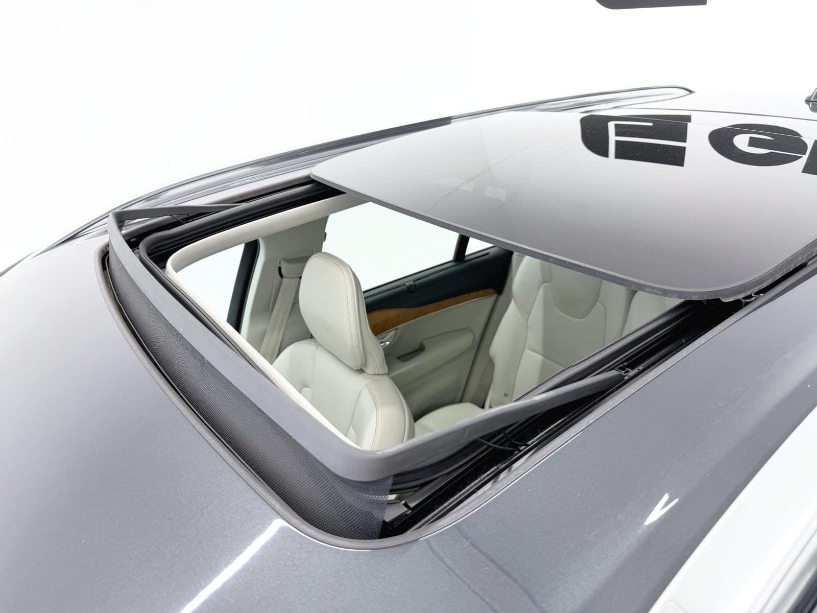 VOLVO XC90 2.0 B5 D AWD MOMENTUM PRO AU 235 CV 7