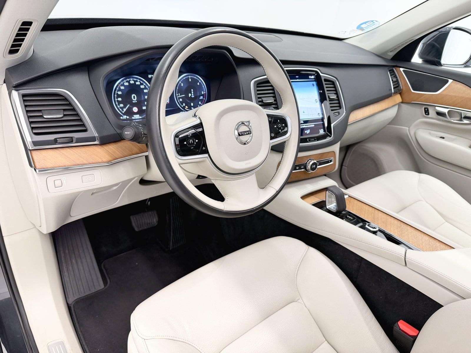 VOLVO XC90 2.0 B5 D AWD MOMENTUM PRO AU 235 CV 29