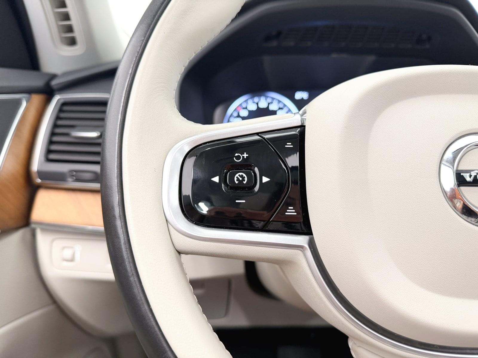 VOLVO XC90 2.0 B5 D AWD MOMENTUM PRO AU 235 CV 32